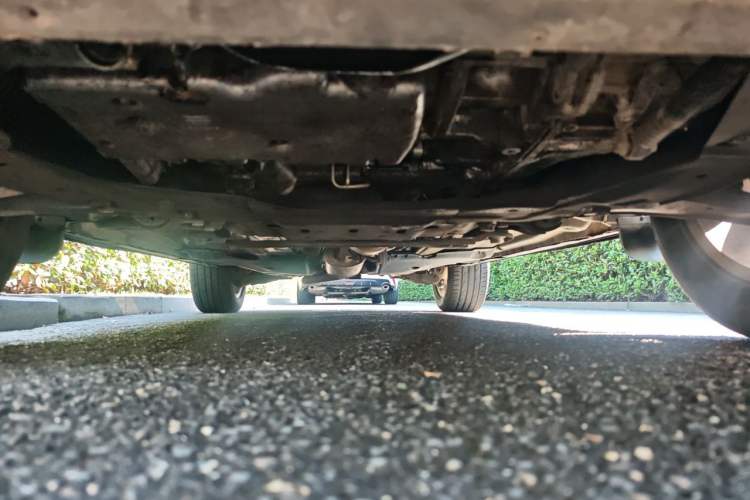 Used Land Rover Discovery Sport 2015 2.0T SE Chassis Front