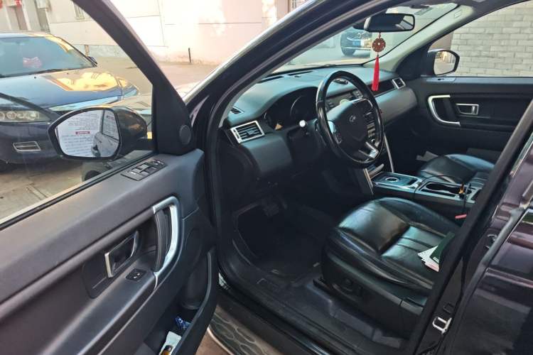 Used Land Rover Discovery Sport 2015 2.0T SE Driver Seat