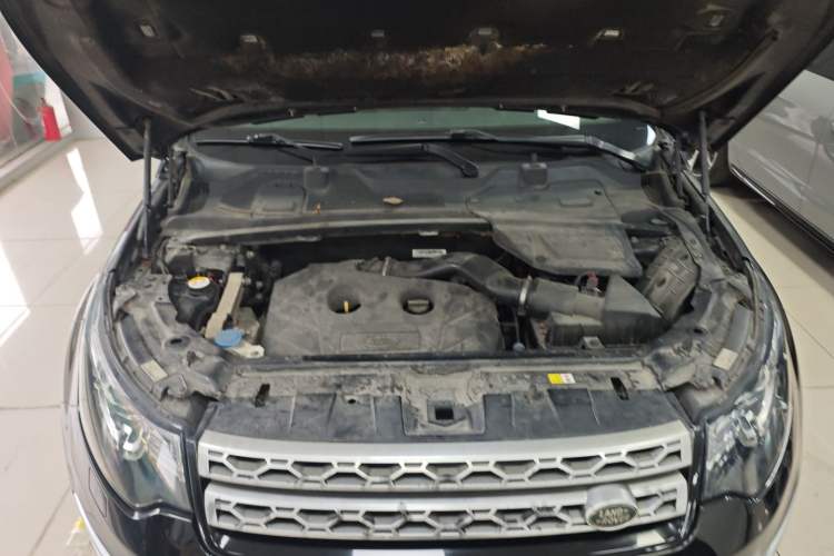 Used Land Rover Discovery Sport 2015 2.0T HSE LUXURY Engine Bay
