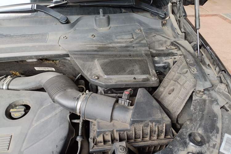 Used Land Rover Discovery Sport 2015 2.0T HSE LUXURY Engine Bay Left