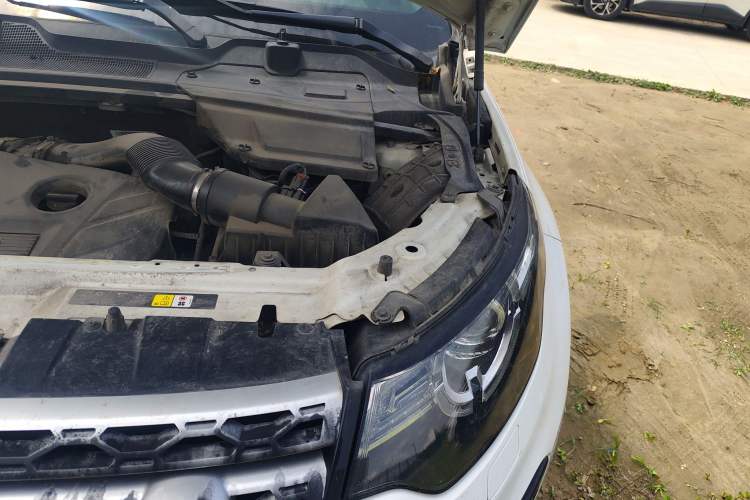 Used Land Rover Discovery Sport 2015 2.0T HSE LUXURY Engine Bay Left