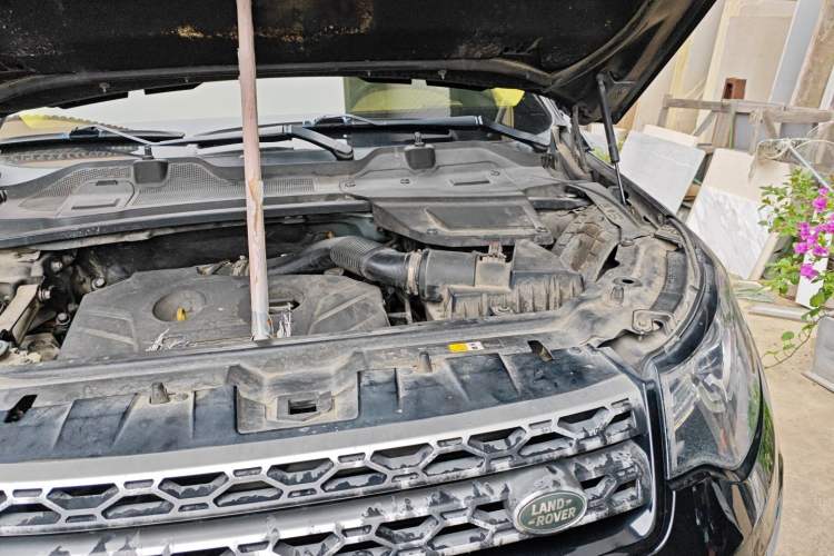 Used Land Rover Discovery Sport 2015 2.0T HSE LUXURY Engine Bay Left