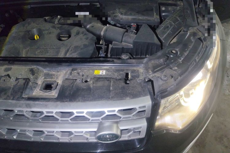 Used Land Rover Discovery Sport 2015 2.0T SE Engine Bay Left