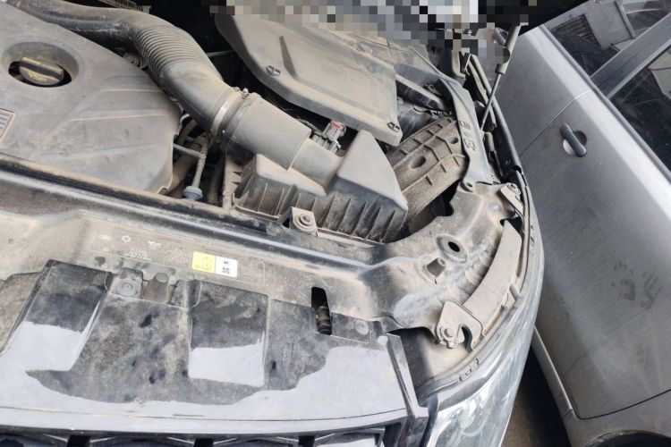 Used Land Rover Discovery Sport 2015 2.0T SE Engine Bay Left