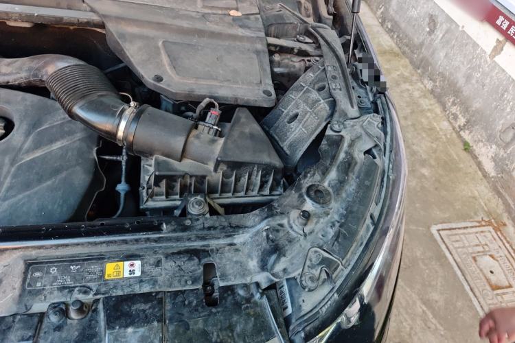 Used Land Rover Discovery Sport 2015 2.0T SE Engine Bay Left