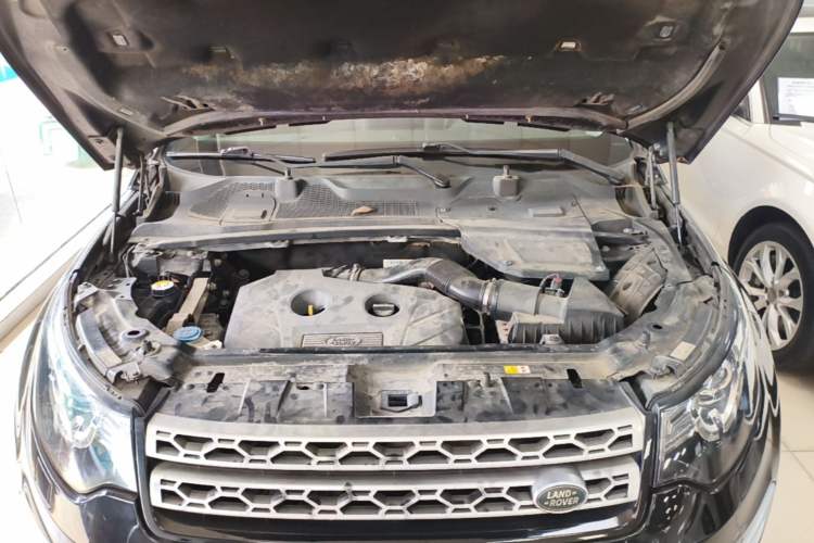 Used Land Rover Discovery Sport 2015 2.0T HSE LUXURY Engine Bay