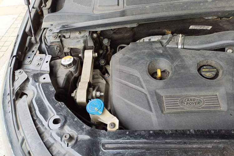Used Land Rover Discovery Sport 2015 2.0T HSE LUXURY Engine Bay Right