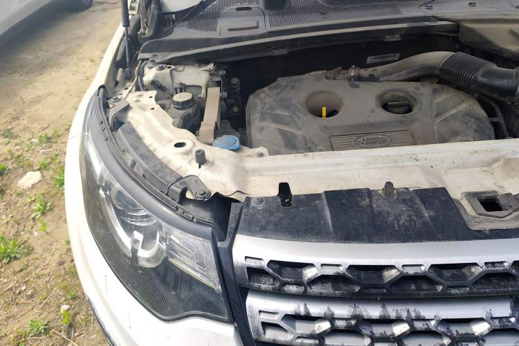 Used Land Rover Discovery Sport 2015 2.0T HSE LUXURY Engine Bay Right