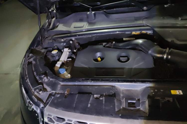 Used Land Rover Discovery Sport 2015 2.0T HSE LUXURY Engine Bay Right