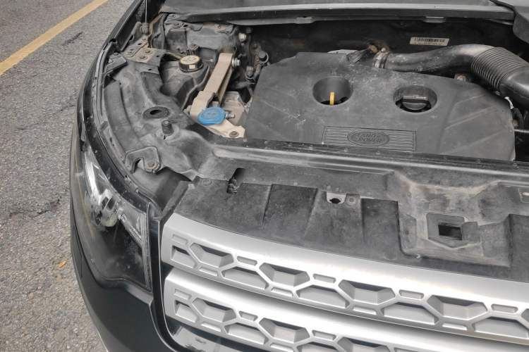 Used Land Rover Discovery Sport 2015 2.0T HSE LUXURY Engine Bay Right