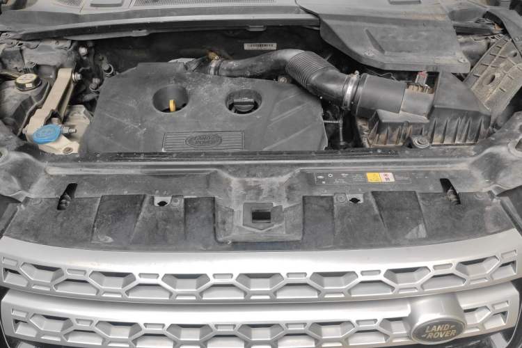 Used Land Rover Discovery Sport 2015 2.0T HSE LUXURY Engine Bay