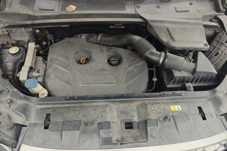 Used Land Rover Discovery Sport 2015 2.0T SE Engine Bay