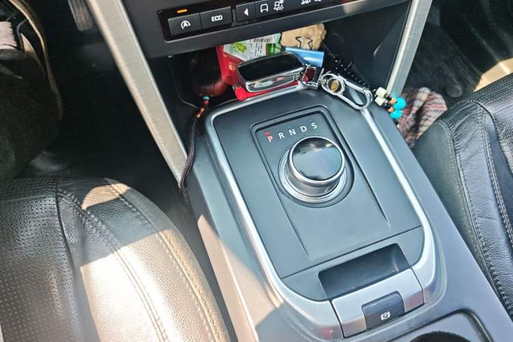 Used Land Rover Discovery Sport 2015 2.0T SE Gear Lever