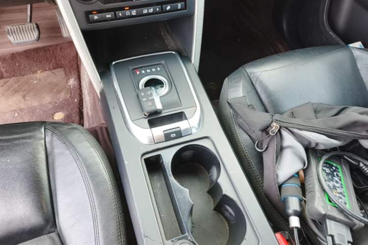 Used Land Rover Discovery Sport 2015 2.0T SE Gear Lever