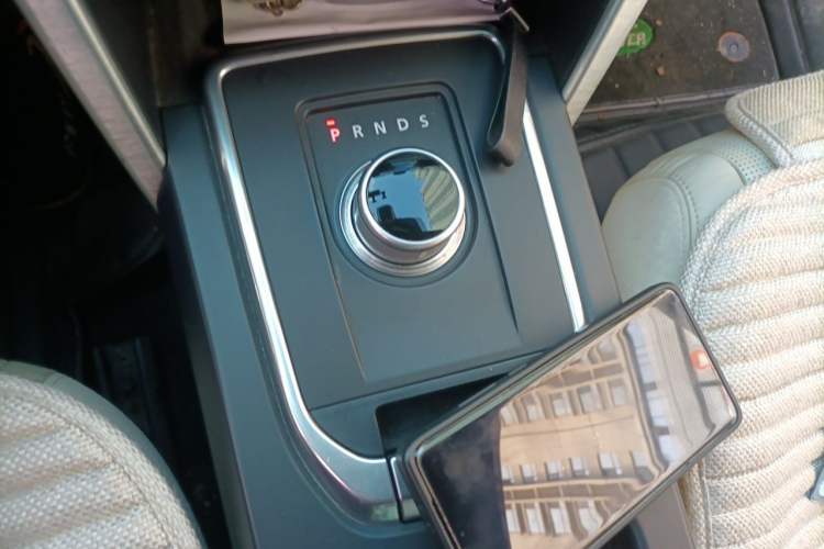 Used Land Rover Discovery Sport 2015 2.0T HSE LUXURY Gear Lever