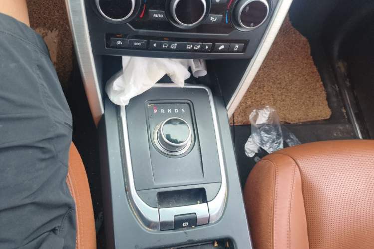 Used Land Rover Discovery Sport 2015 2.0T HSE LUXURY Gear Lever