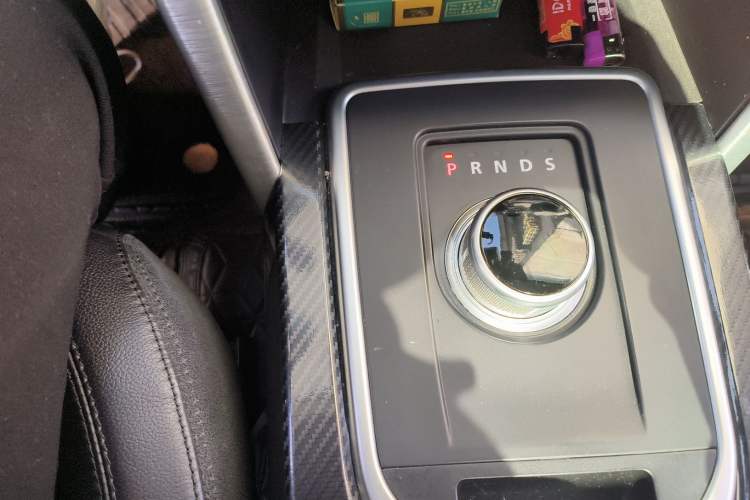 Used Land Rover Discovery Sport 2015 2.0T SE Gear Lever