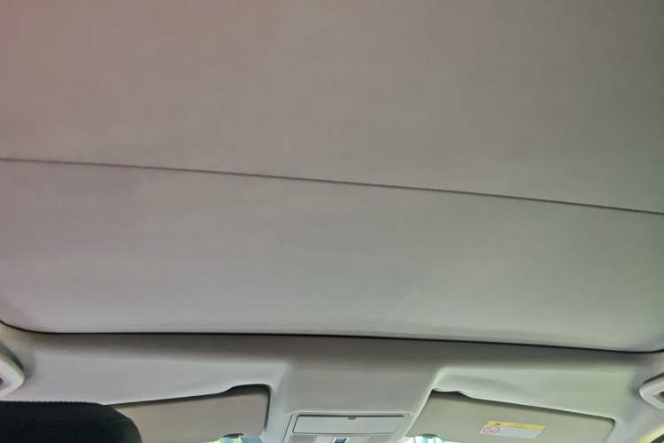 Used Land Rover Discovery Sport 2015 2.0T SE Headliner
