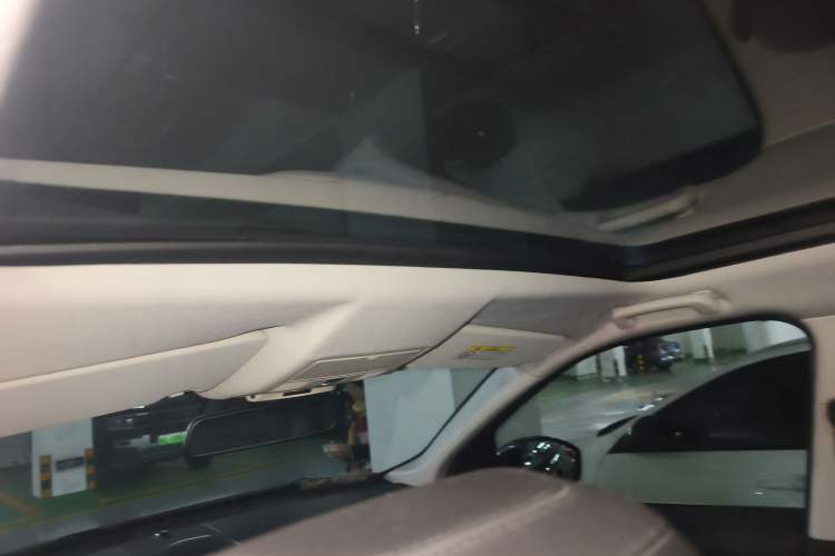 Used Land Rover Discovery Sport 2015 2.0T SE Headliner