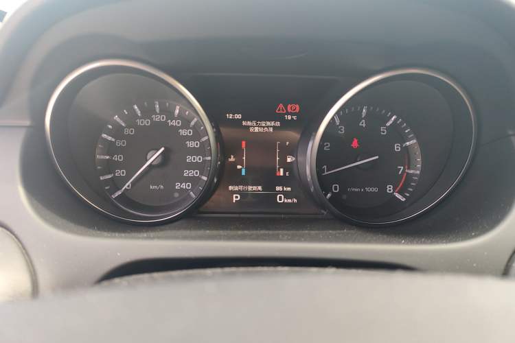 Used Land Rover Discovery Sport 2015 2.0T HSE LUXURY Instrument Cluster