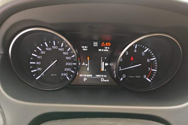 Used Land Rover Discovery Sport 2015 2.0T HSE LUXURY Instrument Cluster