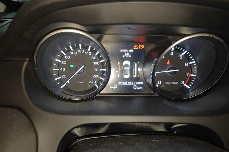 Used Land Rover Discovery Sport 2015 2.0T SE Instrument Cluster