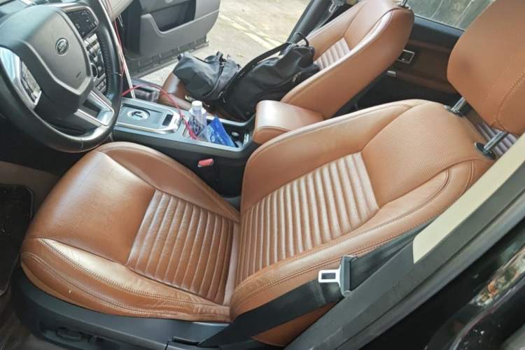 Used Land Rover Discovery Sport 2015 2.0T HSE LUXURY Interior 1