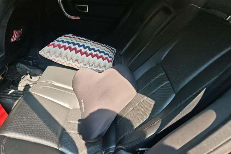 Used Land Rover Discovery Sport 2015 2.0T SE Left Rear Seat