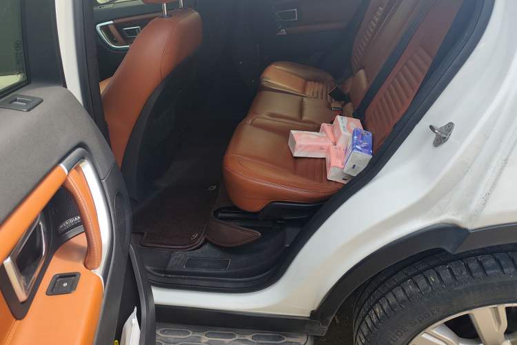Used Land Rover Discovery Sport 2015 2.0T HSE LUXURY Left Rear Seat