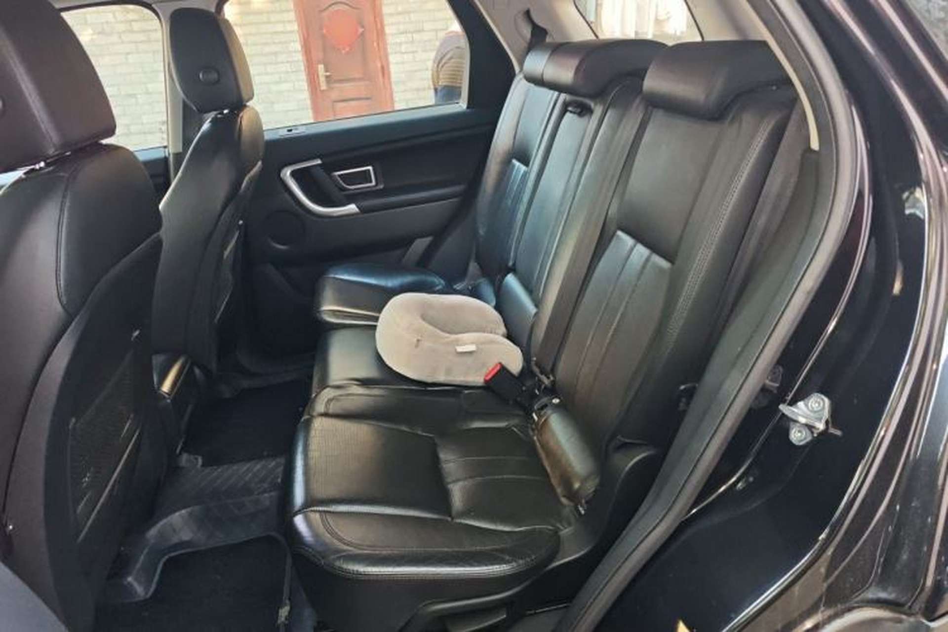 Used Land Rover Discovery Sport 2015 2.0T SE Left Rear Seat
