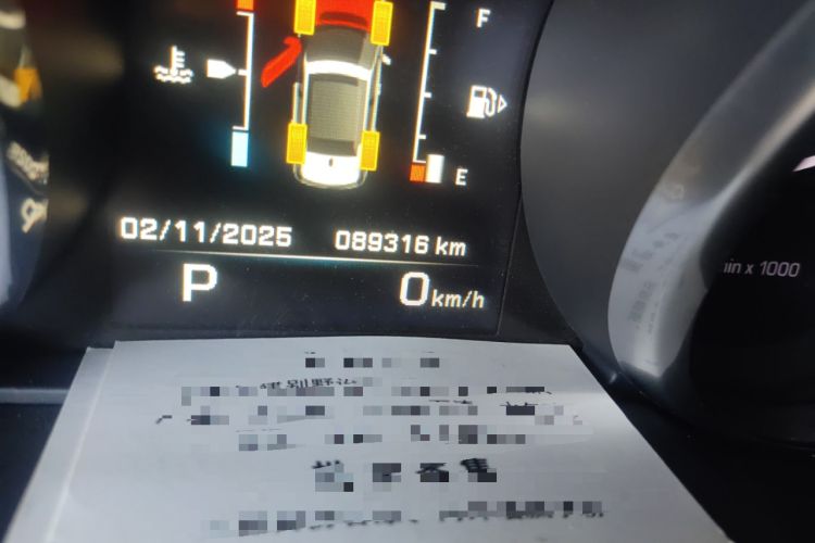 Used Land Rover Discovery Sport 2015 2.0T HSE LUXURY Odometer Close Up