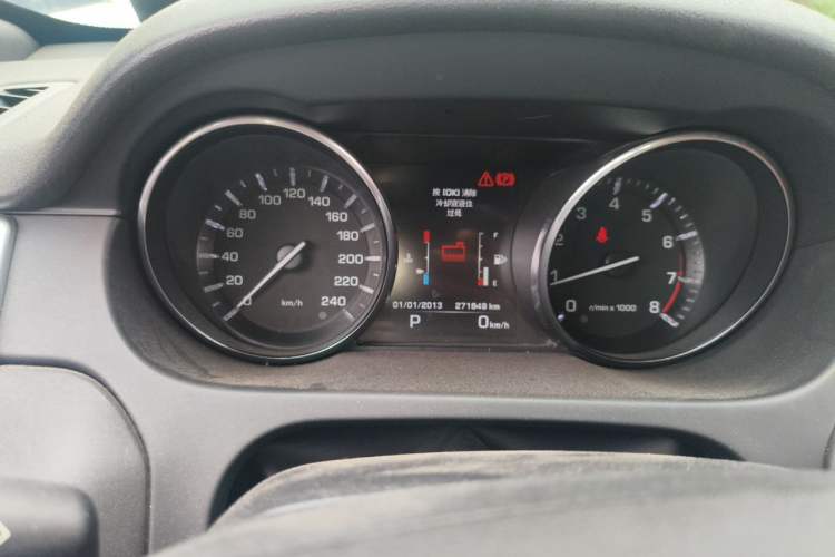 Used Land Rover Discovery Sport 2015 2.0T HSE LUXURY Odometer Close Up