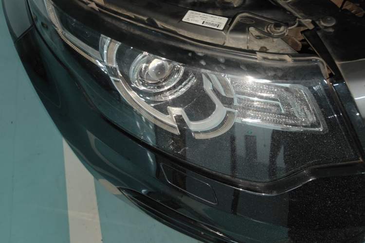Used Land Rover Discovery Sport 2015 2.0T SE Right Front Headlight