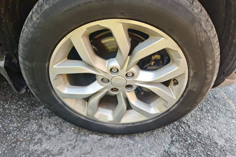 Used Land Rover Discovery Sport 2015 2.0T SE Right Front Wheel Hub