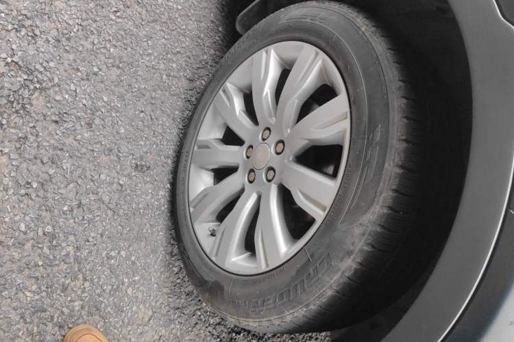 Used Land Rover Discovery Sport 2015 2.0T HSE LUXURY Right Front Wheel Hub