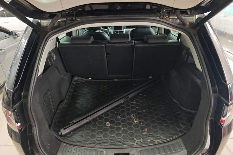 Used Land Rover Discovery Sport 2015 2.0T HSE LUXURY Trunk