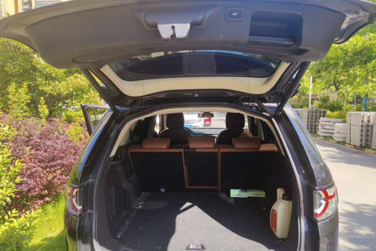 Used Land Rover Discovery Sport 2015 2.0T SE Trunk