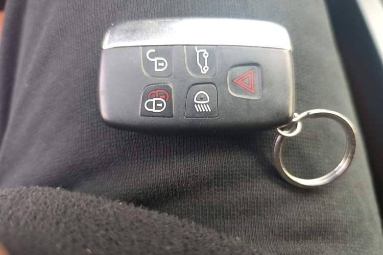 Used Land Rover Discovery Sport 2015 2.0T HSE LUXURY Vehicle Key