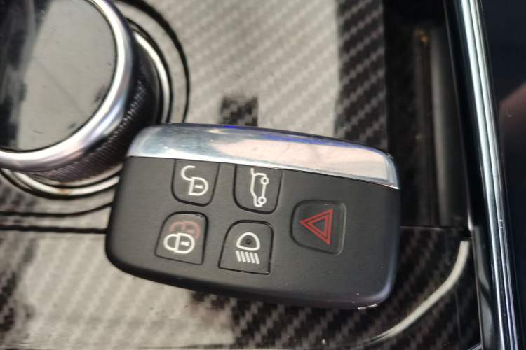 Used Land Rover Discovery Sport 2015 2.0T HSE LUXURY Vehicle Key