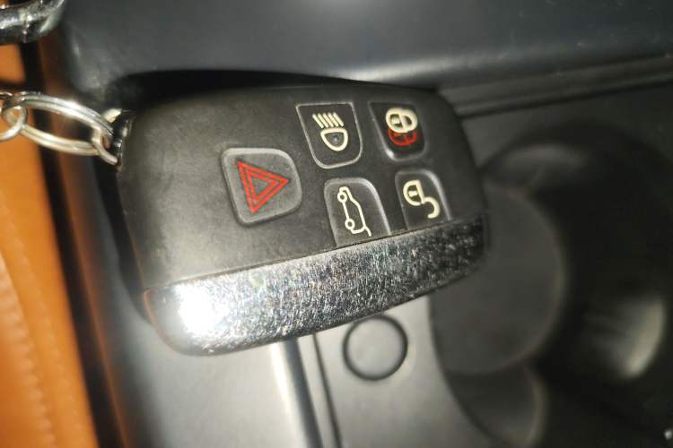 Used Land Rover Discovery Sport 2015 2.0T SE Vehicle Key