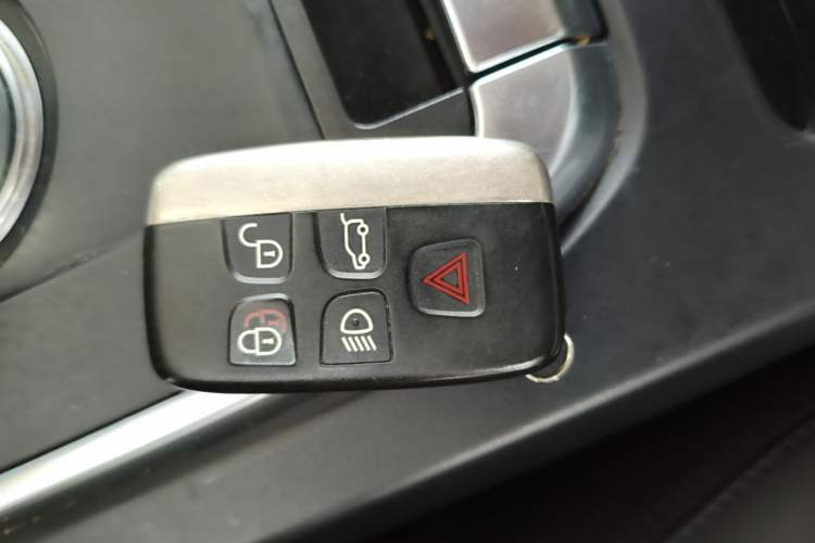 Used Land Rover Discovery Sport 2015 2.0T HSE LUXURY Vehicle Key