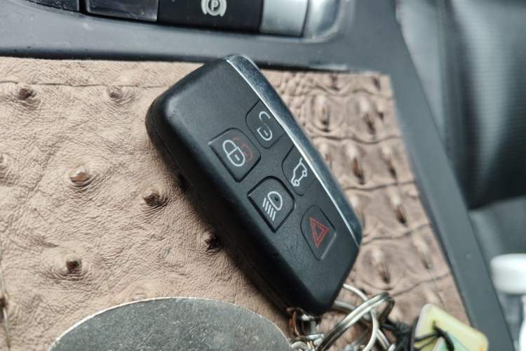 Used Land Rover Discovery Sport 2015 2.0T SE Vehicle Key