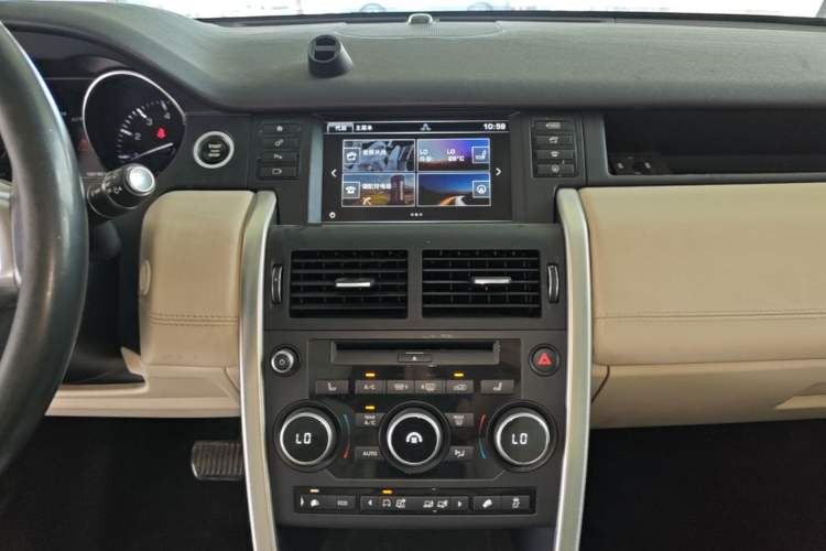Used Land Rover Discovery Sport 2015 2.0T HSE LUXURY Audio And AC Panel