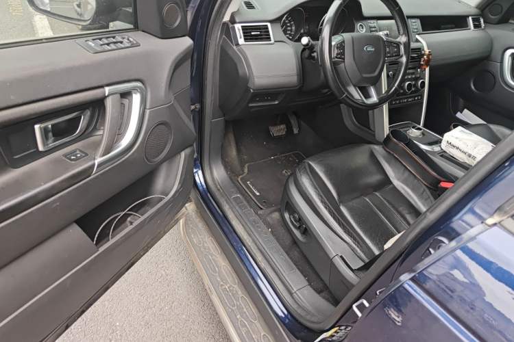 Used Land Rover Discovery Sport 2015 2.0T SE Driver Seat