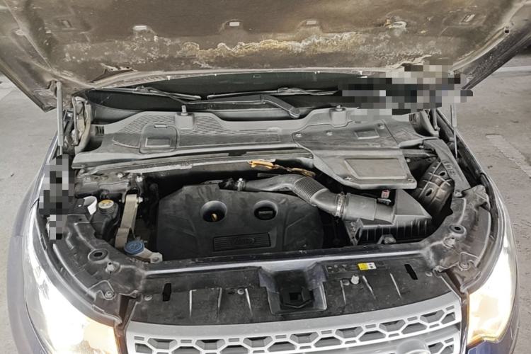 Used Land Rover Discovery Sport 2015 2.0T HSE LUXURY Engine Bay