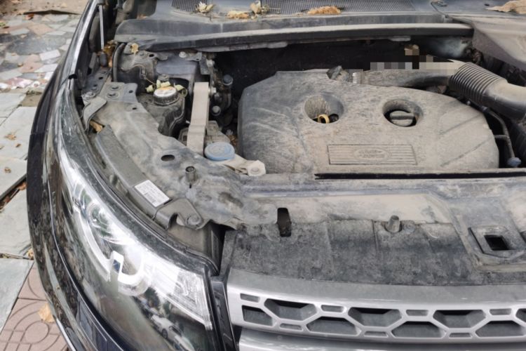 Used Land Rover Discovery Sport 2015 2.0T SE Engine Bay Right