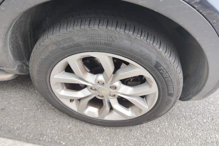 Used Land Rover Discovery Sport 2015 2.0T SE Exterior 7