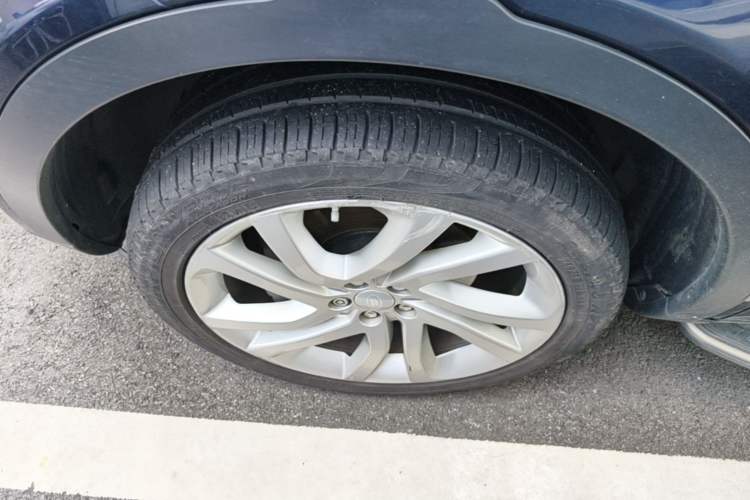 Used Land Rover Discovery Sport 2015 2.0T HSE LUXURY Left Front Wheel Hub