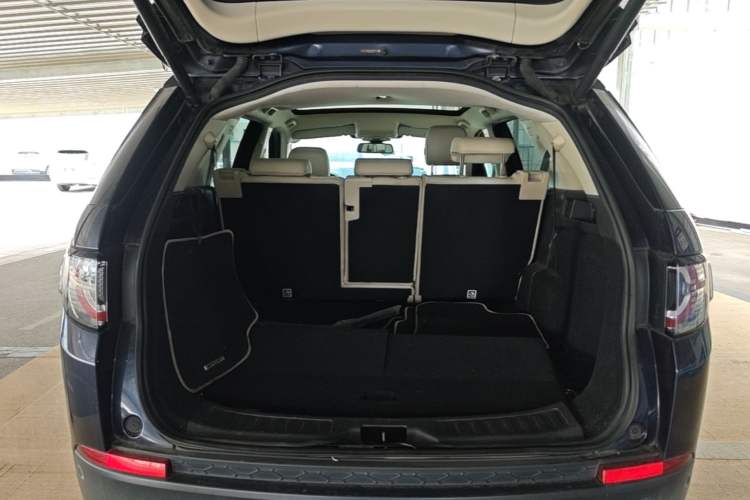 Used Land Rover Discovery Sport 2015 2.0T HSE LUXURY Trunk