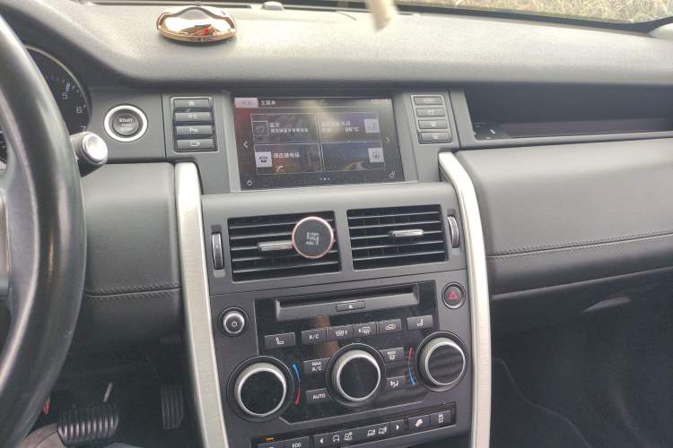 Used Land Rover Discovery Sport 2015 2.0T HSE LUXURY Audio And AC Panel
